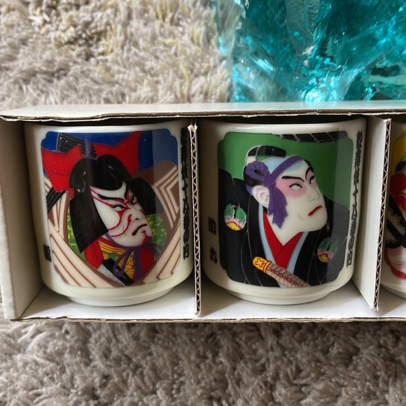 🍶 Japanese theater sake set 🍶 - Picture 2 of 4